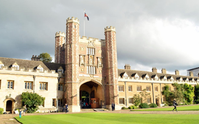 queens college cambridge tour